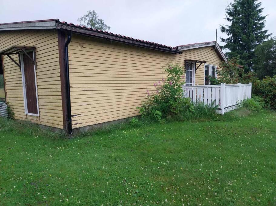 Gula Huset Villa Rottneros Buitenkant foto