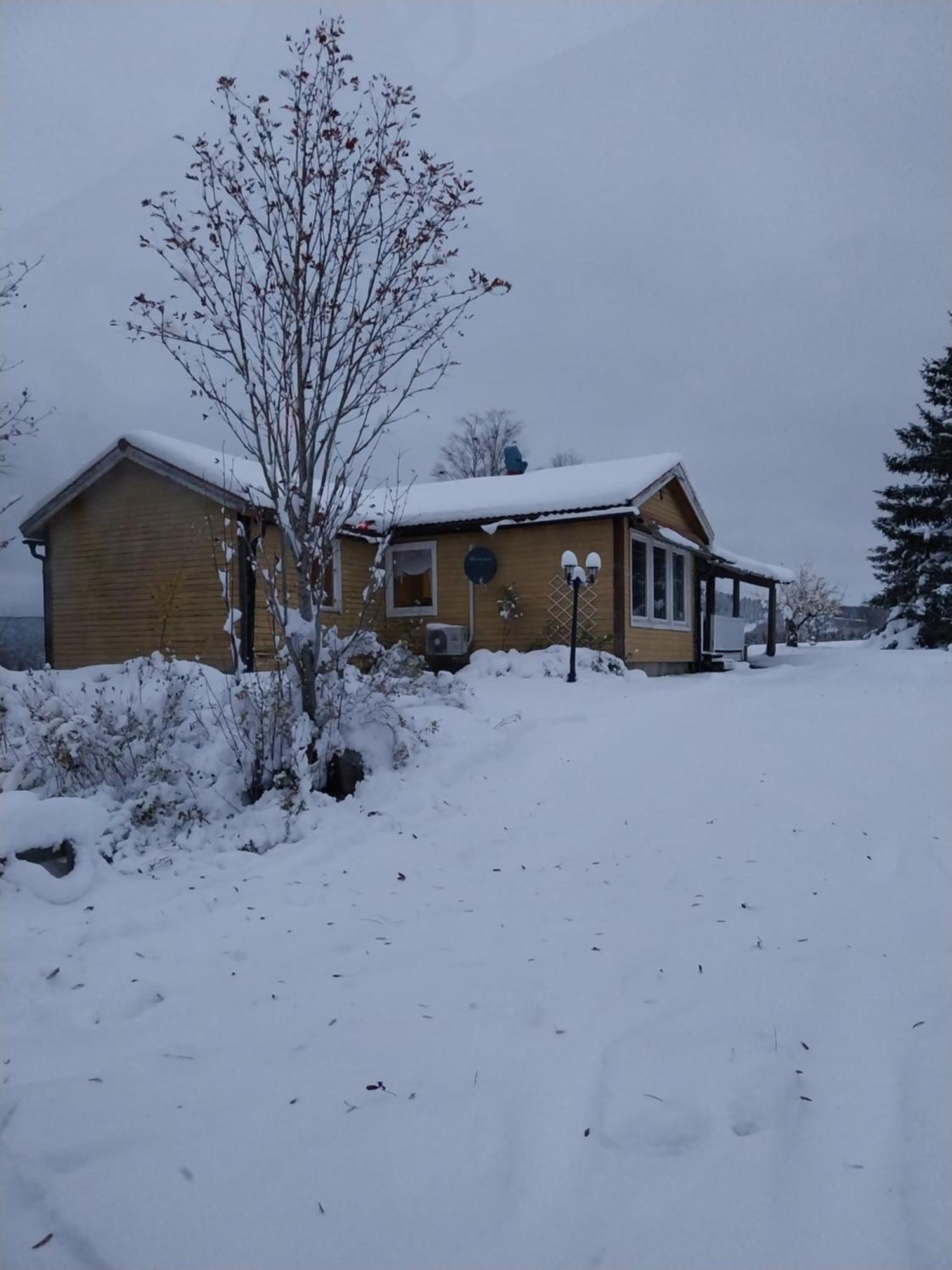 Gula Huset Villa Rottneros Buitenkant foto